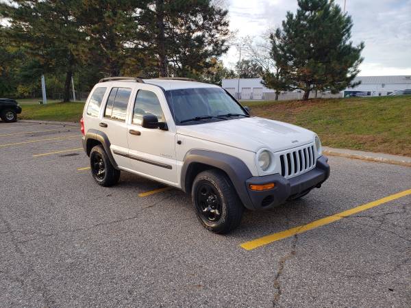 2004 Jeep Liberty 4x4 for sale in Wyoming , MI – photo 2