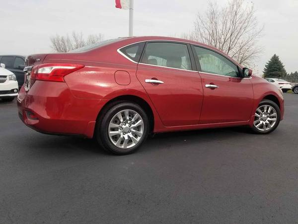 Well maintained 2017 Nissan Sentra S w/ 63K miles for sale in Elkhart, IN – photo 5