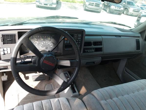 1993 Chevrolet 1500 silverado 4x4 z71 STEPSIDE RESTORED!! MINT!! -... for sale in New Port Richey , FL – photo 12
