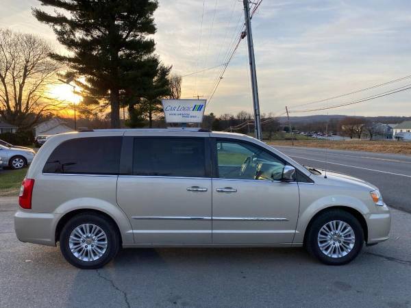 2013 Chrysler Town and Country Limited 4dr Mini Van for sale in Wrightsville, PA – photo 8