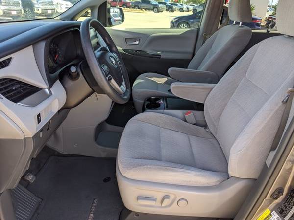 2017 Toyota Sienna LE Auto Access Seat SKU:HS767183 Mini-Van - cars... for sale in Corpus Christi, TX – photo 12