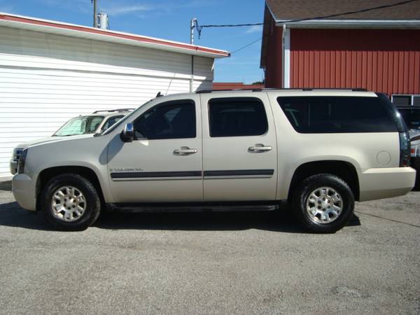 07 GMC Yukon XL - cars & trucks - by dealer - vehicle automotive sale for sale in Canton, OH