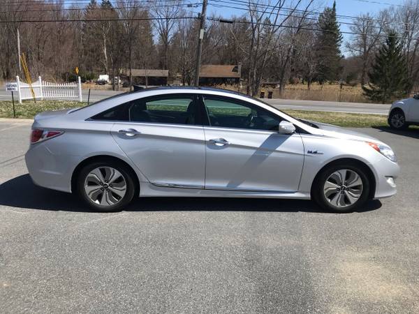 2015 Hyundai Sonata Hybrid Limited - - by dealer for sale in Clifton Park, NY – photo 6