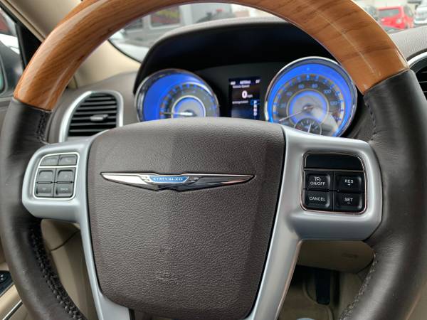2014 Chrysler 300c - Loaded - New tires - 98k miles! for sale in Oak Forest, IL – photo 12