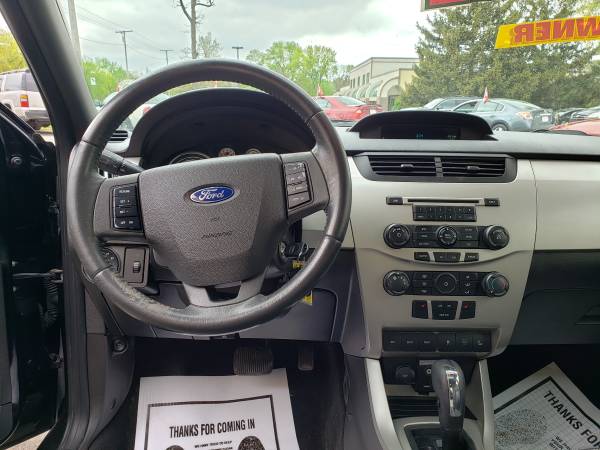 2010 Ford Focus SEL - - by dealer - vehicle automotive for sale in Highland, IL – photo 9