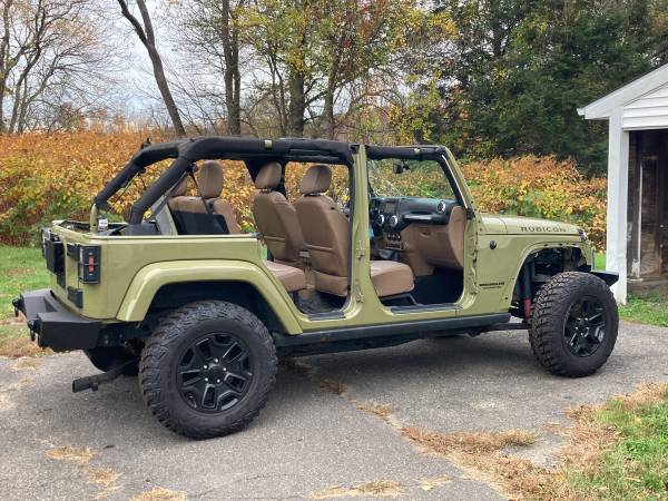 2013 Jeep Wrangler Unlimited Rubicon 4dr Commando Green / Saddle 6... for sale in Waterbury, NY – photo 5