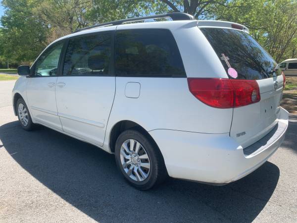 2007 Toyota Sienna - - by dealer - vehicle automotive for sale in Greenbrier, AR – photo 4