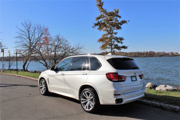 2015 BMW X5 AWD M-Pkg - cars & trucks - by dealer - vehicle... for sale in Great Neck, NY – photo 5