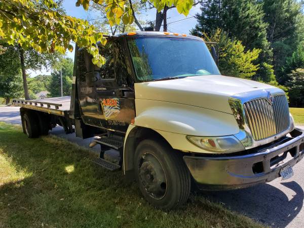 2006 International 4300 Rollback Tow Truck for sale in Alexandria, District Of Columbia – photo 2