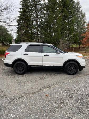2011 Ford Explorer XLT AWD 4dr SUV EVERYONE IS APPROVED! - cars &... for sale in Salem, ME – photo 4
