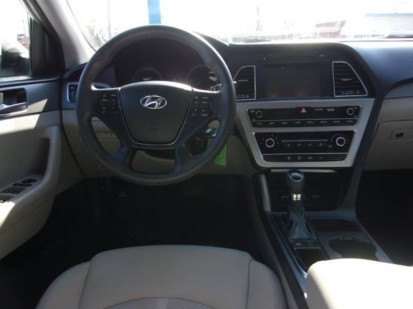 2016 Hyundai Sonata SE - - by dealer - vehicle for sale in Cedar Rapids, IA – photo 7