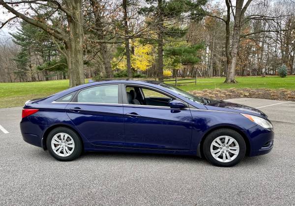 2011 Hyundai Sonata - cars & trucks - by owner - vehicle automotive... for sale in Cleveland, OH – photo 5