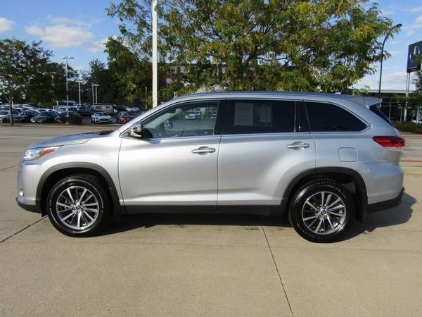 2019 Toyota Highlander XLE for sale in Akron, OH – photo 4