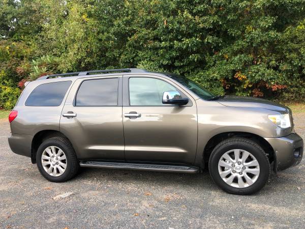 2010 TOYOTA SEQUOIA PLATINUM EDITION * 1 OWNER * NON SMOKER * XCLEAN * for sale in East Longmeadow, MA – photo 2