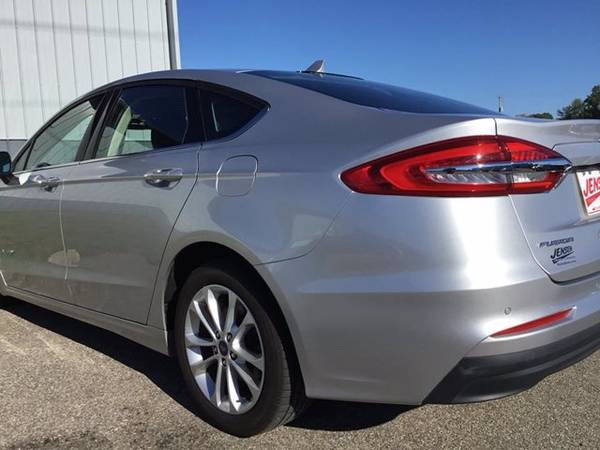 2019 Ford Fusion Hybrid SE hatchback Silver - - by for sale in Marshalltown , IA – photo 5
