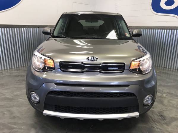 2018 KIA SOUL + EDT!! CLEAN CARFAX!! ONLY 18,330 MILES!! 30+ MPG!!!! for sale in Norman, KS – photo 2