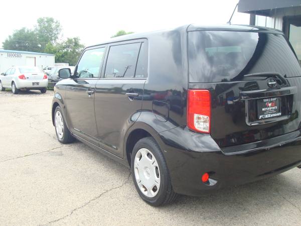 2012 Scion xB 5 Door Wagon - cars & trucks - by dealer - vehicle... for sale in Crystal Lake, IL – photo 5