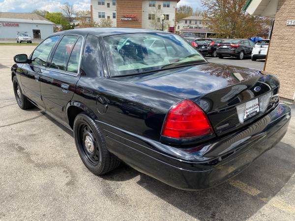 2009 Ford Crown Victoria Police Interceptor ONLY 250 hours - cars & for sale in Cross Plains, WI – photo 4