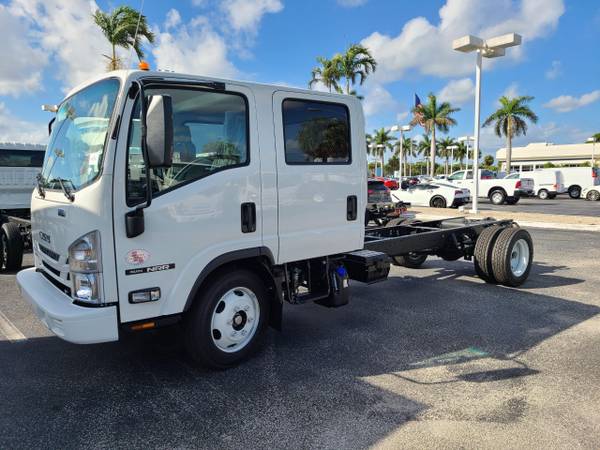 2021 ISUZU NRR CREW CAB CHASSIS - - by dealer for sale in Pompano Beach, FL – photo 3