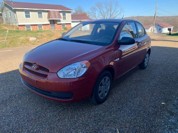 2009 Hyundai Accent 5 speed - cars & trucks - by dealer - vehicle... for sale in Eldon, IA – photo 2