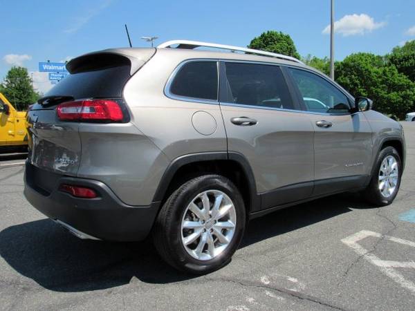 2016 Jeep Cherokee Limited hatchback Light Brownstone Pearlcoat for sale in Boyertown, PA – photo 5