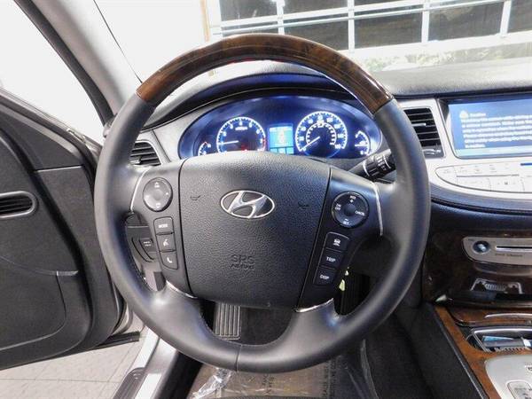 2010 Hyundai Genesis 4 6L V8 Technology Pkg/Leather/Navi 4 6L V8 for sale in Gladstone, OR – photo 18
