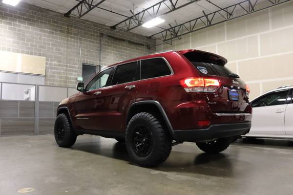 2016 Jeep Grand Cherokee limited 4X4 - 3 Lift / 33 MT Tires / 17... for sale in Hillsboro, OR – photo 3
