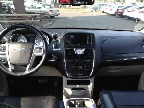 👼 2014 Chrysler Town and Country, $190 per month! 👼 - cars & trucks... for sale in Eugene, OR – photo 8