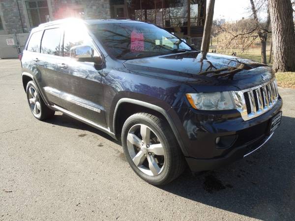 2011 Jeep Grand Cherokee Overland 4WD - cars & trucks - by dealer -... for sale in Moorhead, ND – photo 3
