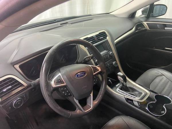 2015 Ford Fusion SE sedan GREY - cars & trucks - by dealer - vehicle... for sale in Merrillville, IL – photo 9