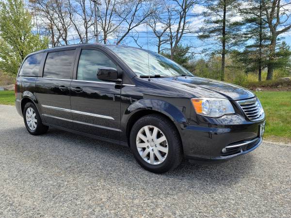 2014 Chrysler Town & Country Touring - - by dealer for sale in Exeter, RI – photo 9