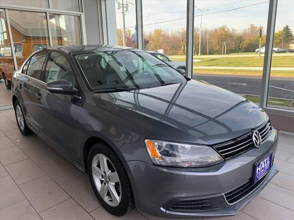 2013 VW JETTA TDI HEATED SEATS/BLUETOOTH/POWER SUNROOF/ MANUAL TRANS for sale in Green Bay, WI – photo 2