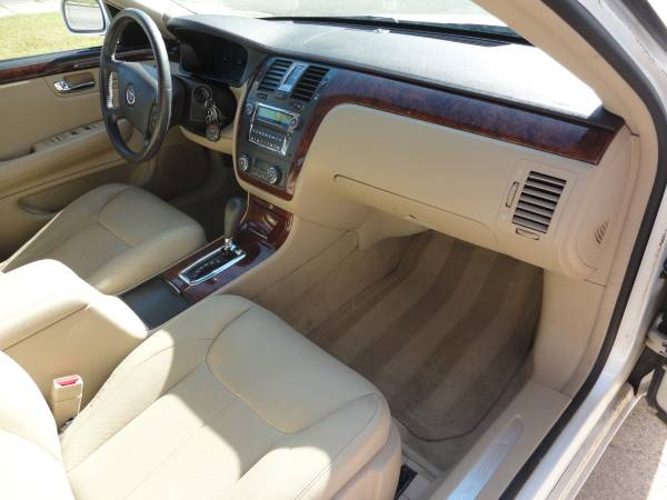 2007 Cadillac DTS - - by dealer - vehicle automotive for sale in Sanford, NC – photo 11