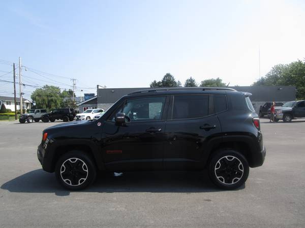 2015 JEEP RENEGADE TRAILHAWK - CLEAN CAR FAX - BACKUP CAMERA - 4X4 -... for sale in Moosic, PA – photo 2