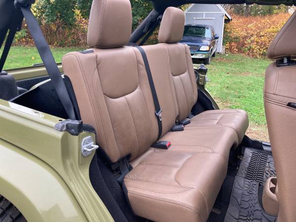 2013 Jeep Wrangler Unlimited Rubicon 4dr Commando Green / Saddle 6... for sale in Waterbury, NY – photo 23