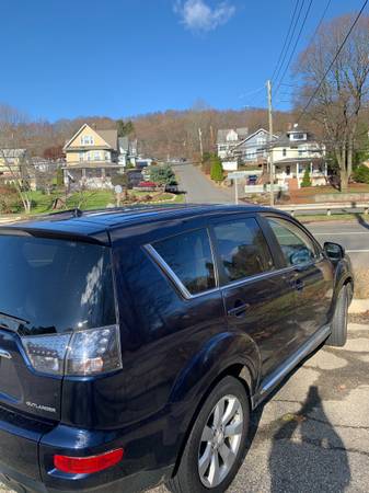Mitsubushi outlander - cars & trucks - by owner - vehicle automotive... for sale in Derby, CT – photo 2