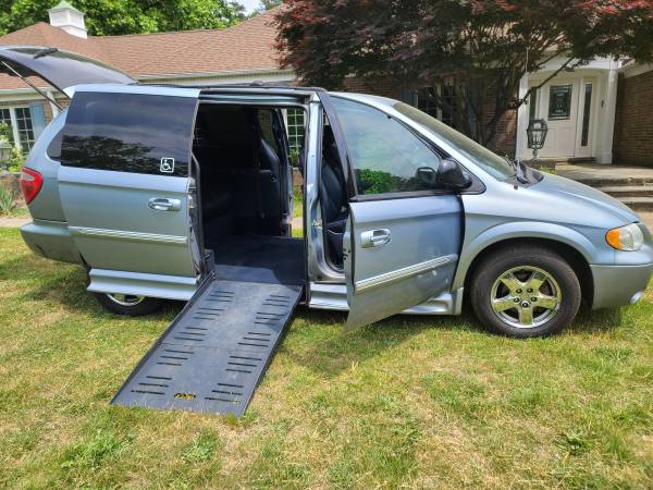 Very nice handicap van, MD state inspected - - by for sale in Burtonsville, District Of Columbia – photo 8