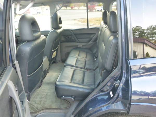 2002 MITSUBISHI MONTERO LIMITED VERY CLEAN 4X4 3RD ROW 7 PASS LEATHER for sale in Milford, MA – photo 12
