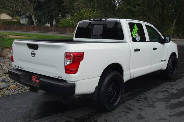 2017 Nissan Titan S Crew Cab 4WD NICE WHEEL/OFF ROAD TIRES!!! LIKE NEW for sale in PUYALLUP, WA – photo 2