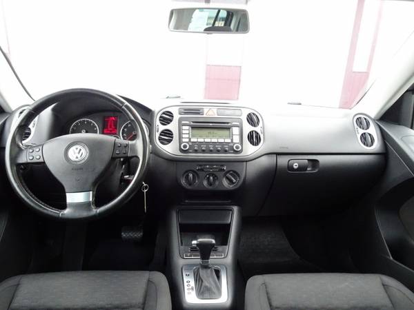 2009 Volkswagen Tiguan AWD - - by dealer - vehicle for sale in Waterloo, WI – photo 20