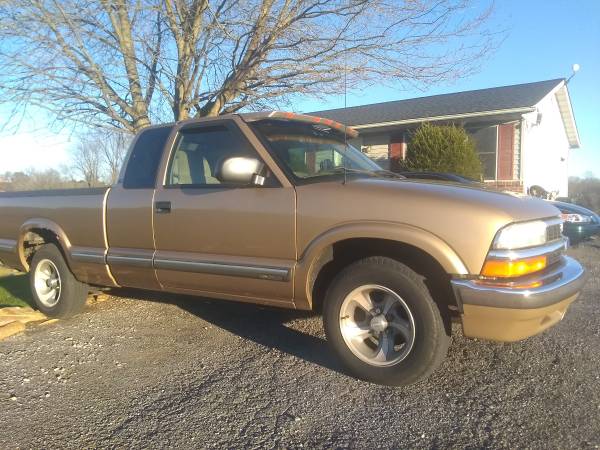1999 Chevy S10 2wd 5 speed - cars & trucks - by owner - vehicle... for sale in Mount Airy, MD – photo 3