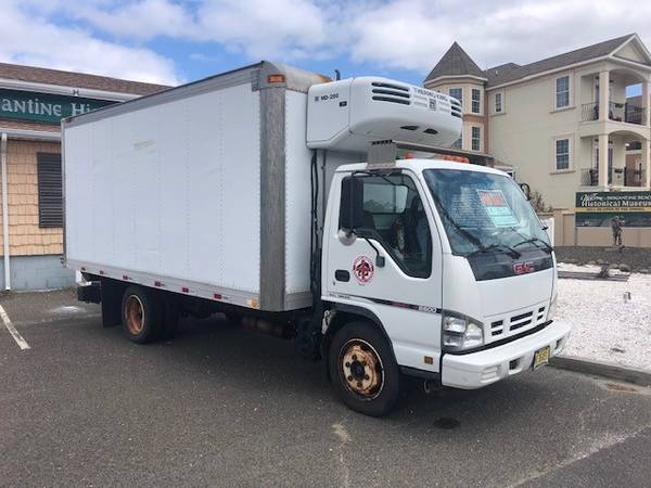 GMC W5500 box truck for sale in Brigantine, NJ