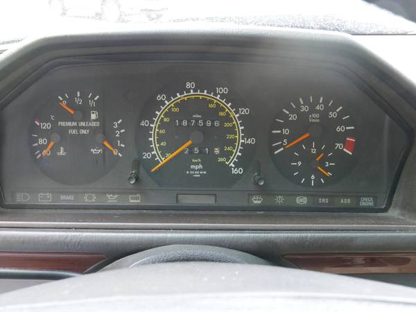 Classic Mercedes-Benz Sedan 1995 E320 for sale in Madison, WI – photo 5