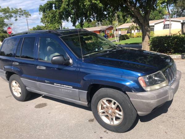 Jeep Cherokee Laredo for sale - cars & trucks - by owner - vehicle... for sale in Hollywood, FL – photo 2