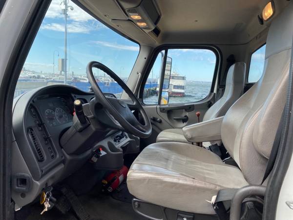 2014 FREIGHTLINER M2 HOOKLIFT NON CDL AUTOMATIC CUMMINS ENGIN-brooklyn for sale in STATEN ISLAND, NY – photo 6