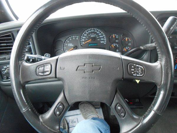 2004 Chevy Chevrolet Silverado 1500 Crew Cab Z71 pickup Silver for sale in Marengo, IA – photo 10