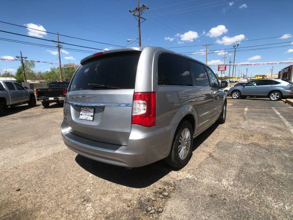 2015 CHRYSLER TOWN & COUNTRY - - by dealer - vehicle for sale in Amarillo, TX – photo 5