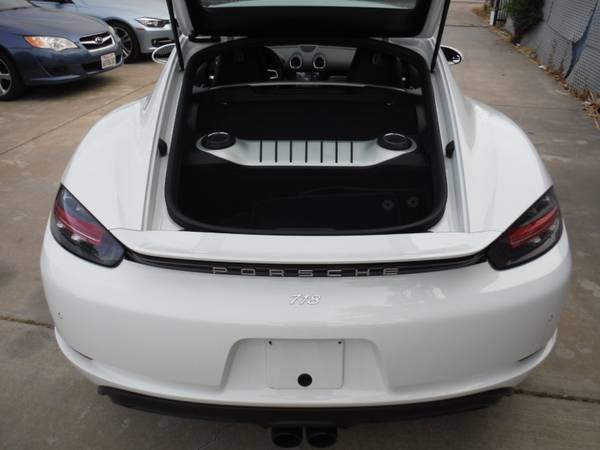 2017 Porsche 718 Cayman 15K MILES ONLY 6 SPEED MANUAL WITH APPLE for sale in Sacramento , CA – photo 18