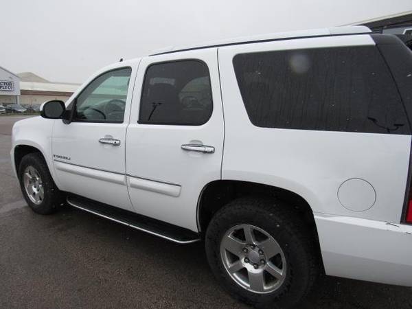 2008 GMC YUKON DENALI WITH DVD 6 2 V8 - - by dealer for sale in Spearfish, SD – photo 2