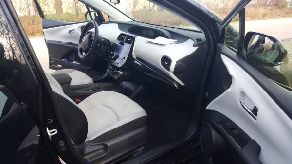 2020 Toyota prius L Eco - cars & trucks - by owner - vehicle... for sale in Country Club Hills, IL – photo 10